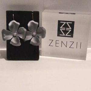 ⚘ZENZII Black/Grey Handpainted Metallic Flower Threader Drop Earrings, 18K Gold